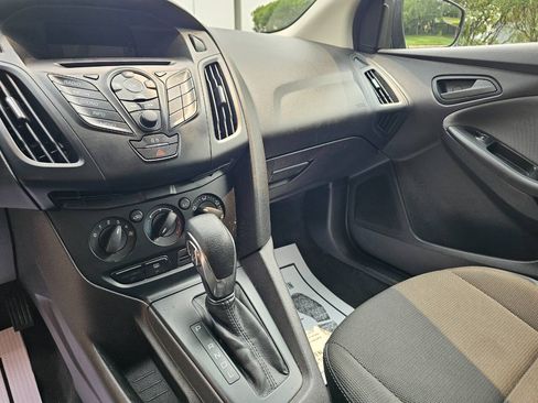 Used 2014 Ford Focus S FWD image 21