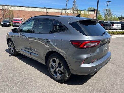 Used 2023 Ford Escape ST-Line w/ Tech Pack #1 AWD/4WD image 7