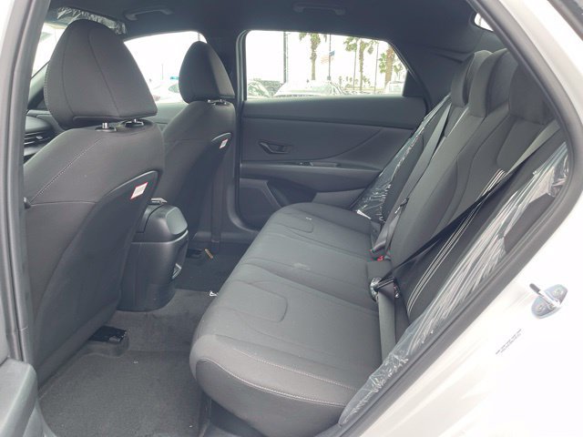 New 2025 Hyundai Elantra SEL FWD image 19