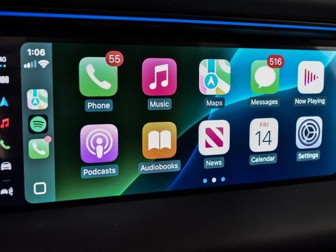 Certified 2025 Porsche Macan Turbo Electric image 16