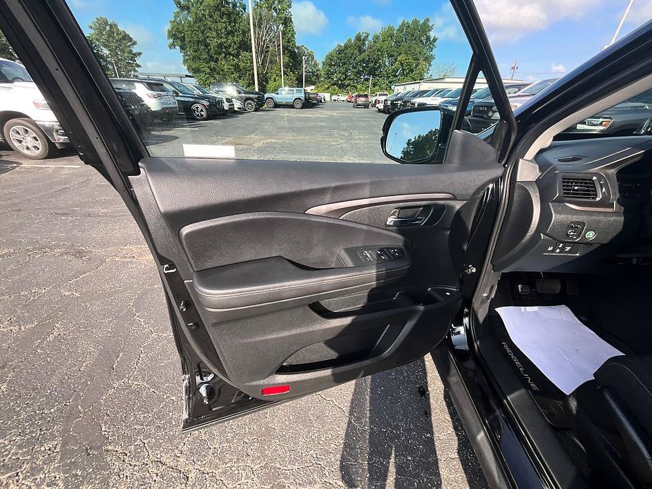 Used 2023 Honda Ridgeline Sport image 12