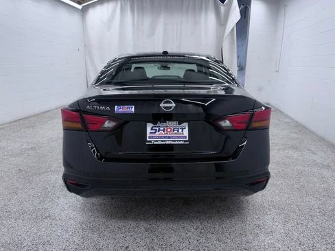 Used 2025 Nissan Altima 2.5 SV FWD image 3