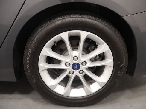Used 2019 Ford Fusion SE FWD image 25