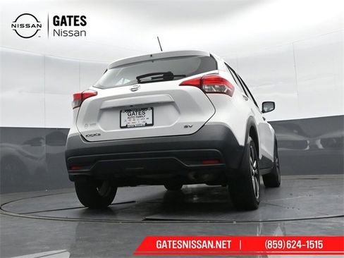 Used 2018 Nissan Kicks SV image 31