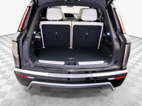 New 2026 Cadillac Vistiq Luxury w/ LPO, Floor Liner Package AWD/4WD image 31