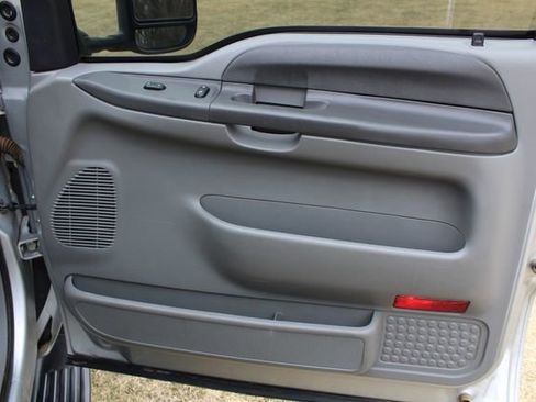 Used 2003 Ford F250 XLT image 28