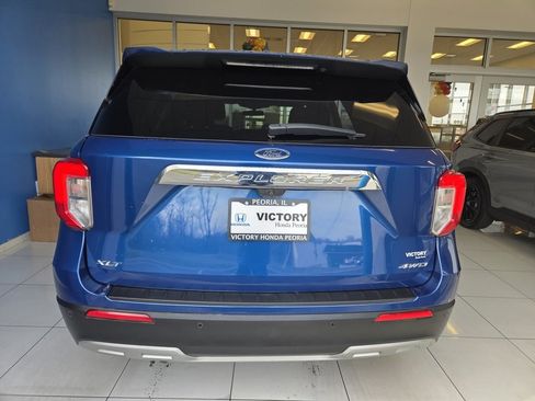 Used 2023 Ford Explorer XLT w/ Equipment Group 202A image 7