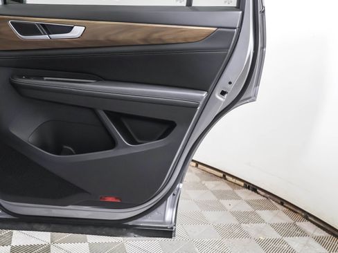 Used 2025 Volkswagen Atlas SE image 41