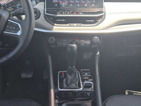 Used 2025 Jeep Compass Limited AWD/4WD image 17