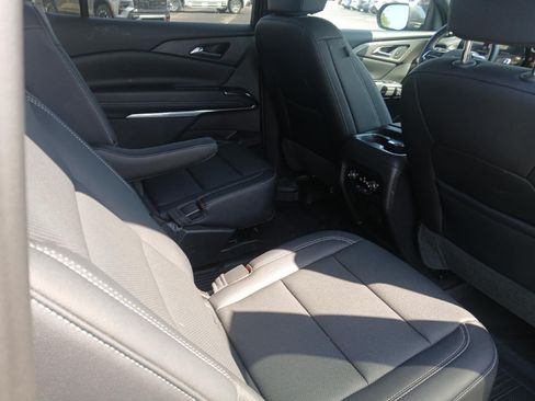 Used 2026 Chevrolet Traverse LT w/ Driver Confidence Package AWD/4WD image 19