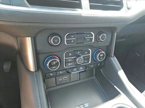 Used 2023 Chevrolet Tahoe LT w/ Luxury Package RWD image 19