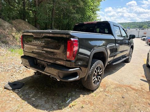 Used 2022 GMC Sierra 1500 AT4 w/ AT4 Premium Package AWD/4WD image 4