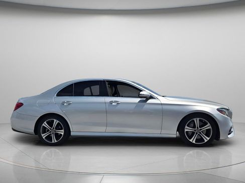 Used 2020 Mercedes-Benz E 350 Sedan image 4