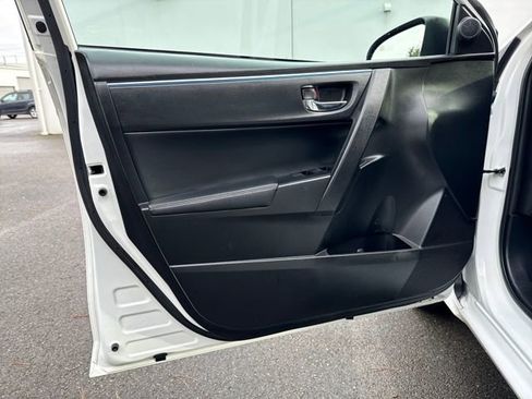 Used 2016 Toyota Corolla LE image 16