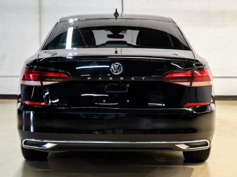 Used 2020 Volkswagen Passat 2.0T SE FWD image 9
