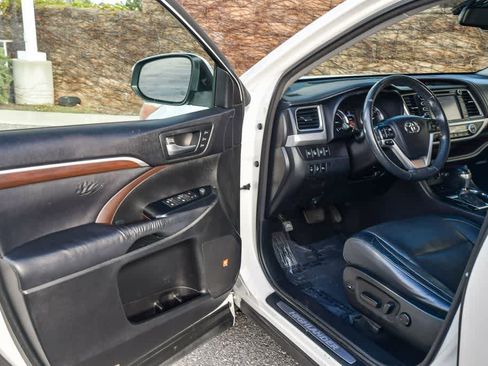 Used 2015 Toyota Highlander Limited Platinum image 27