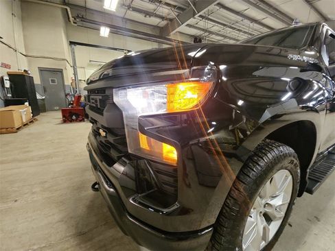 Certified 2023 Chevrolet Silverado 1500 Custom image 29