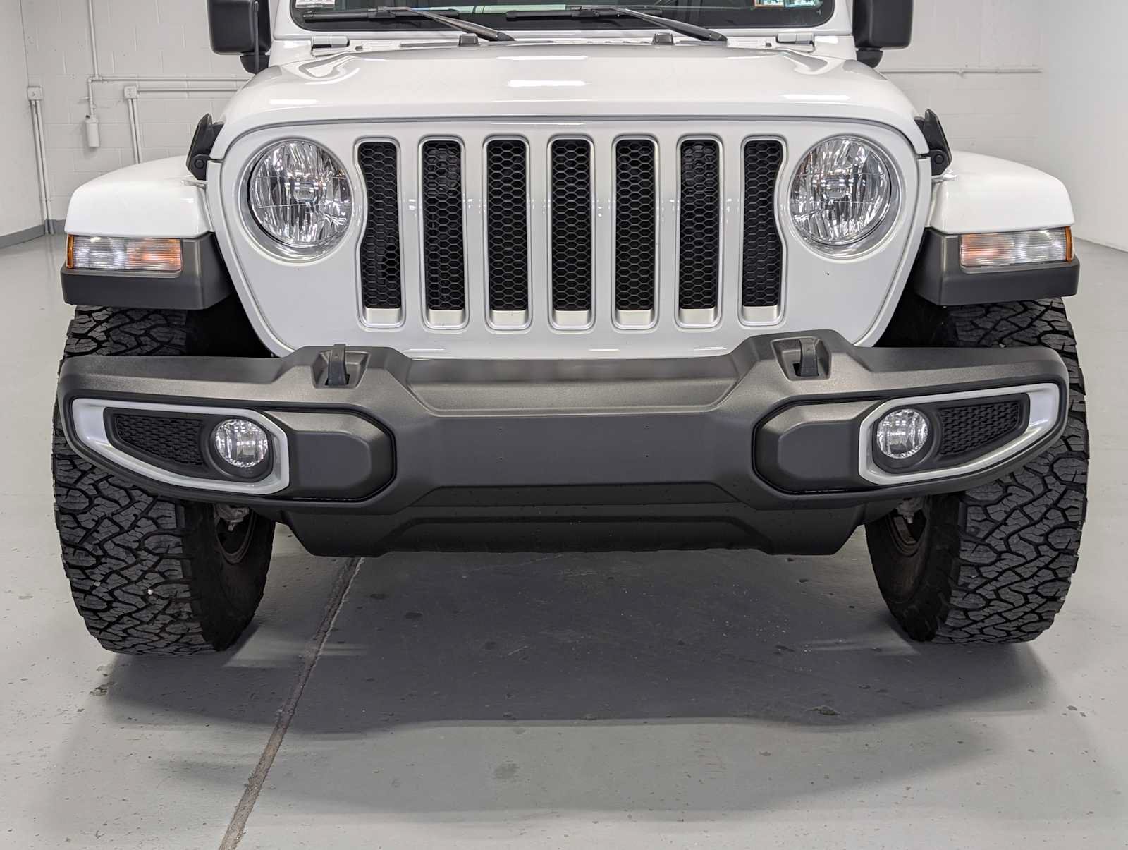 Used 2022 Jeep Wrangler Unlimited Sahara AWD/4WD image 2