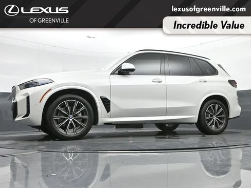 Used 2025 BMW X5 xDrive40i w/ M Sport Package AWD/4WD image 16