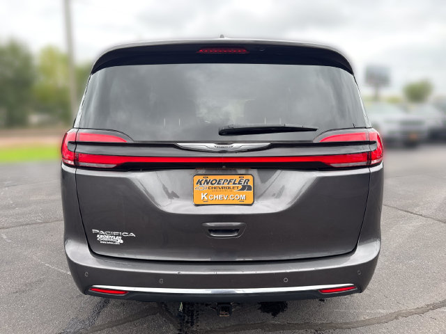 Used 2022 Chrysler Pacifica Touring-L FWD image 4