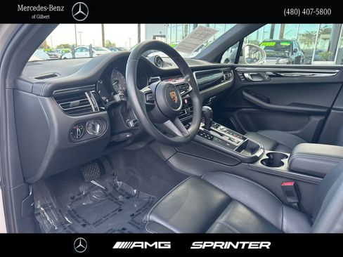 Used 2024 Porsche Macan S image 10