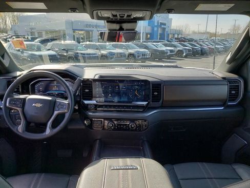 Used 2024 Chevrolet Silverado 2500 High Country w/ High Country Premium Package image 11