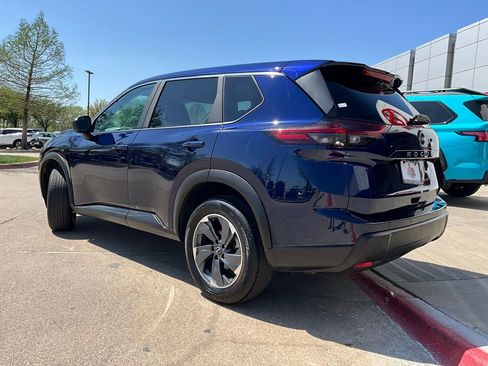 Used 2025 Nissan Rogue SV image 8