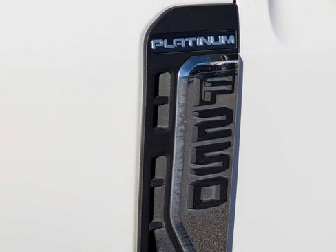 Certified 2024 Ford F250 Platinum AWD/4WD image 11