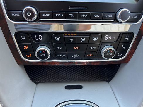 Used 2014 Bentley Flying Spur W12 image 29