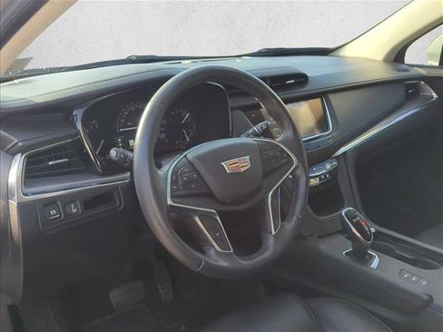 Used 2018 Cadillac XT5 Luxury image 11