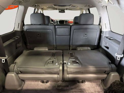 Used 2009 Lexus LX 570 4WD image 22
