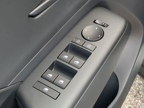 New 2026 Hyundai Kona SE FWD image 18