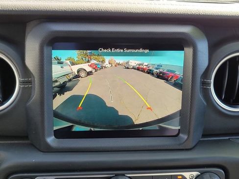 Used 2023 Jeep Wrangler Unlimited Sahara w/ Cold Weather Group image 19