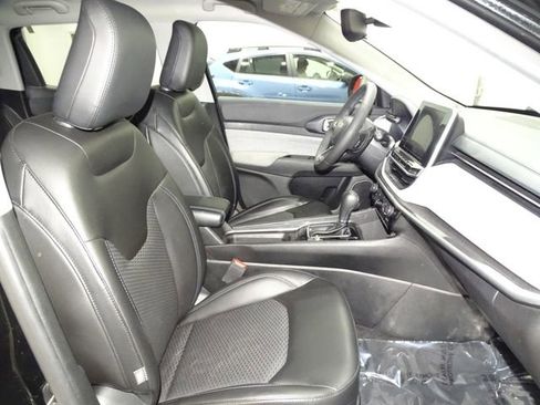 Used 2022 Jeep Compass Latitude image 14