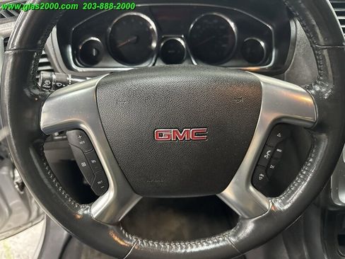 Used 2015 GMC Acadia SLE image 4