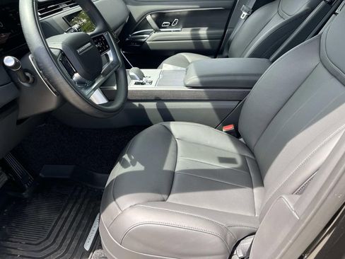 Certified 2026 Land Rover Range Rover SE AWD/4WD image 12