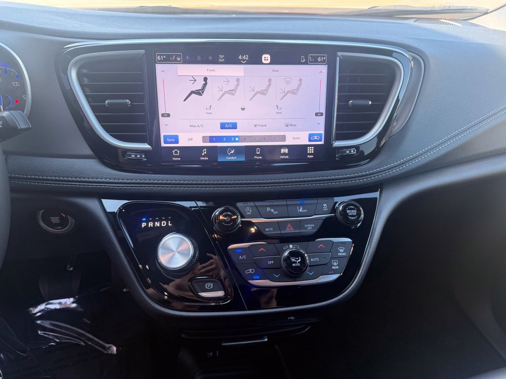 New 2027 Chrysler Pacifica Select FWD image 25