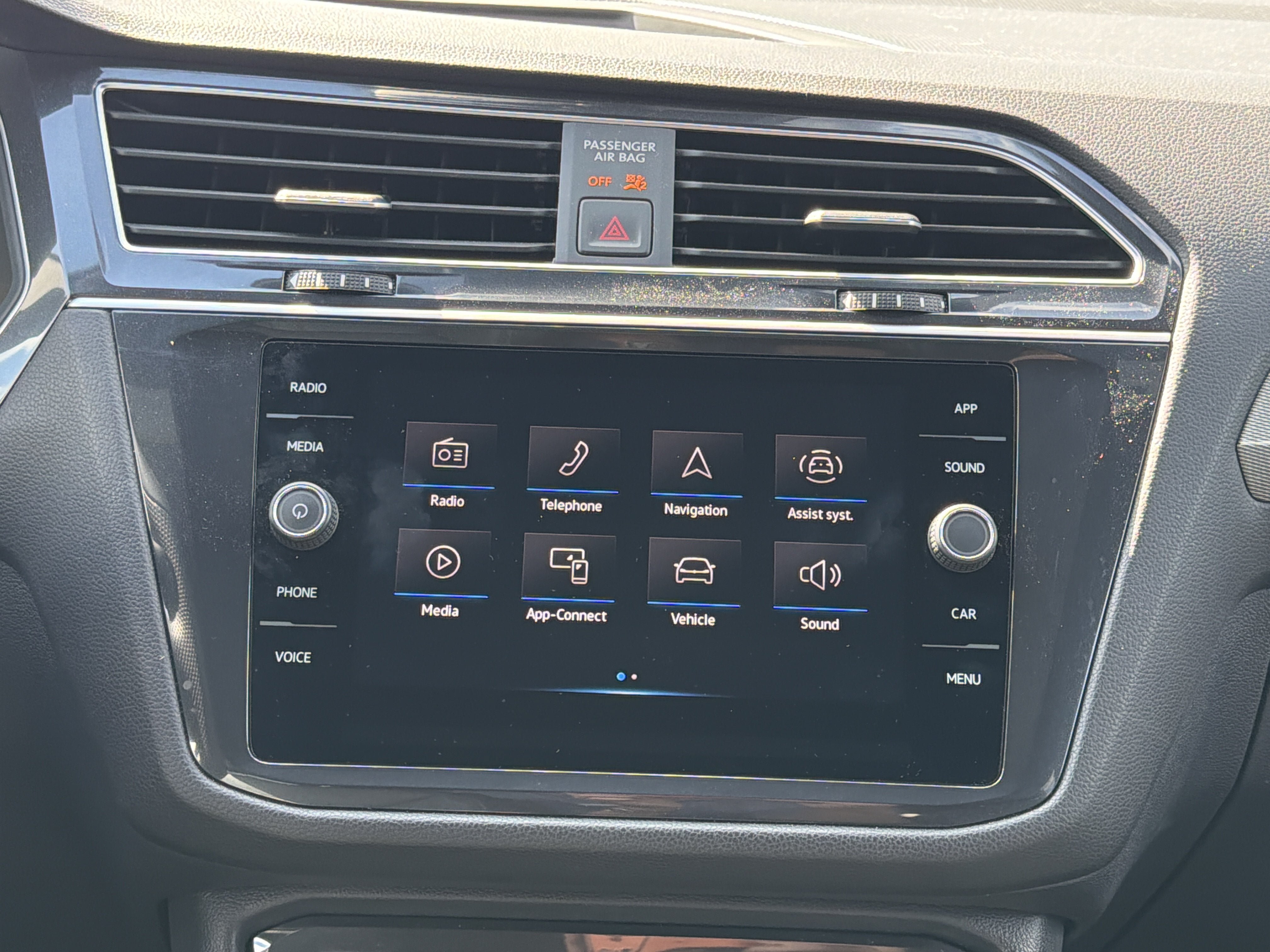Used 2024 Volkswagen Tiguan SE R-Line AWD/4WD image 19