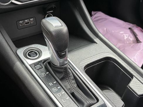 Used 2023 Nissan Sentra SV FWD image 9