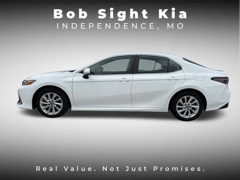 Used 2024 Toyota Camry LE FWD image 6