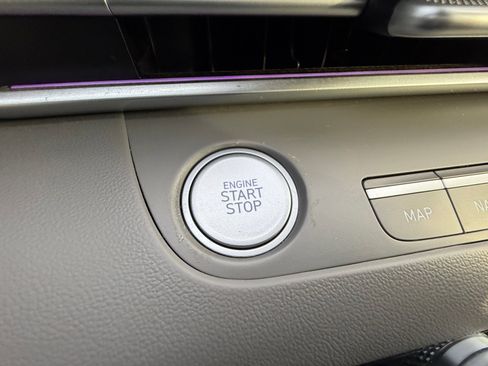 Certified 2024 Hyundai Elantra SEL w/ Convenience Package image 30