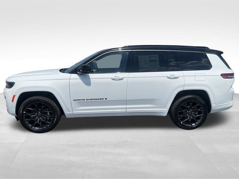 New 2026 Jeep Grand Cherokee L Summit w/ Obsidian Package AWD/4WD image 2
