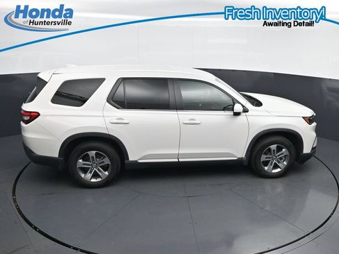 Used 2025 Honda Pilot EX-L image 27