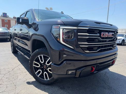 Used 2024 GMC Sierra 1500 AT4 w/ Technology Package AWD/4WD image 2