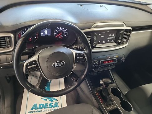 Used 2019 Kia Sorento S AWD/4WD image 6
