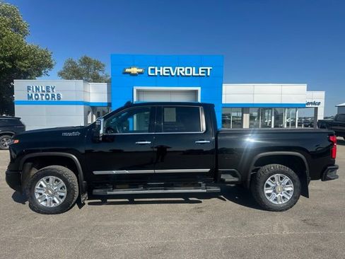 Used 2025 Chevrolet Silverado 2500 High Country w/ Technology Package AWD/4WD image 1