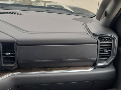 Used 2025 Chevrolet Silverado 1500 LT image 14