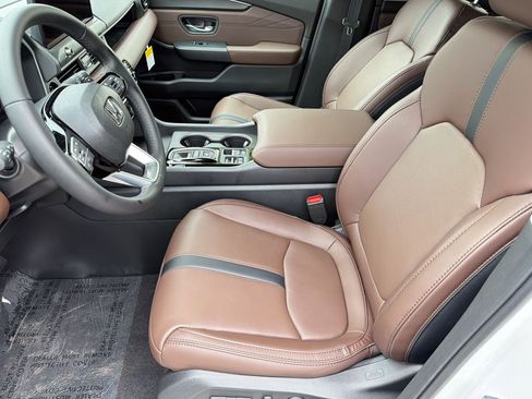 New 2026 Honda Pilot Touring image 5