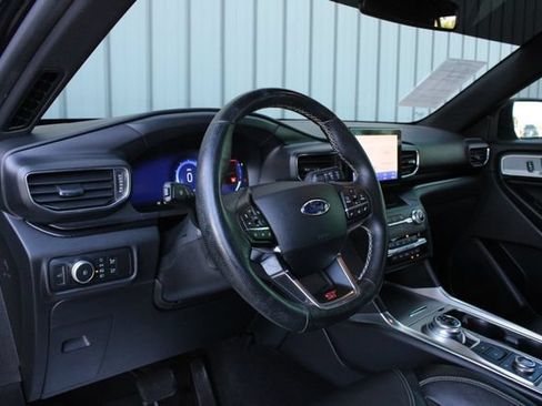 Used 2020 Ford Explorer ST w/ ST High-Performance Pack AWD/4WD image 2