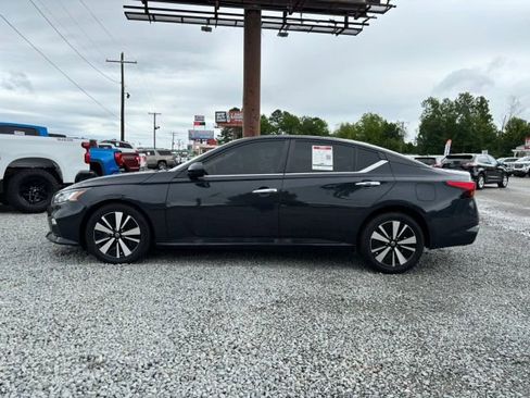 Used 2022 Nissan Altima 2.5 SV FWD image 2